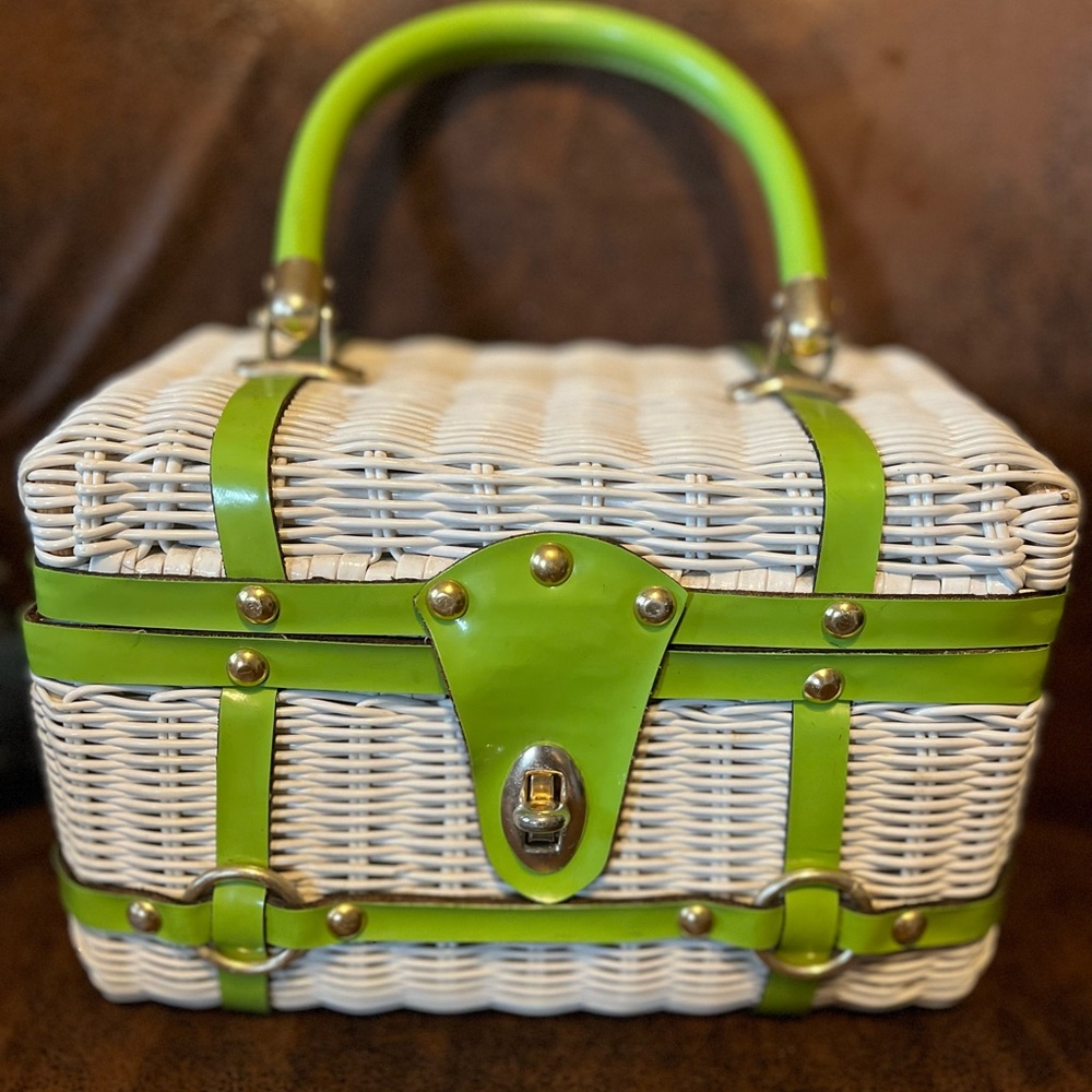 True Vintage White wicker Handbag with green vinyl details.